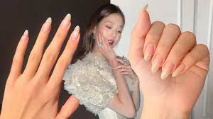 bi-quyet-cham-soc-mong-tay